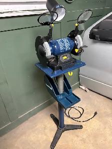 Bench Grinder Mastercraft 6" and Adjustable Stand(Like New)$110 - Photo 5