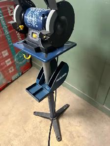 Bench Grinder Mastercraft 6" and Adjustable Stand(Like New)$110 - Photo 7