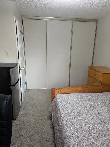 Roommate - Photo 3