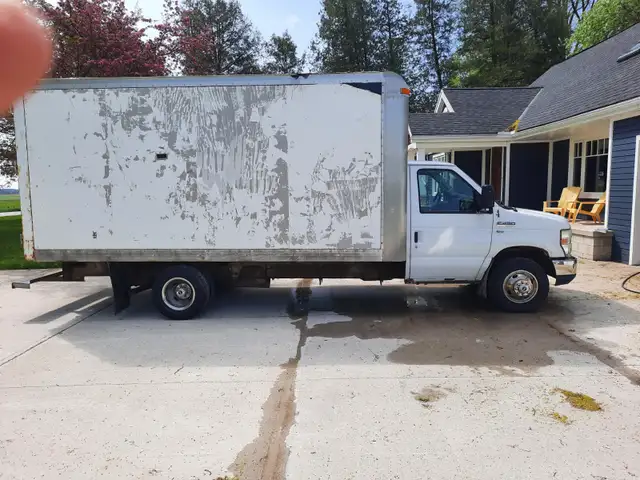 2011 Ford 450 Cube Truck