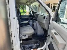 2011 Ford 450 Cube Truck - Photo 2