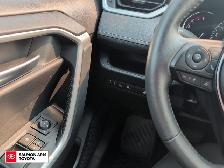 2023 Toyota RAV4 XLE XLE, AWD, TOYOTA CERTIFIED, NEAR NEW BRAKES - Photo 17