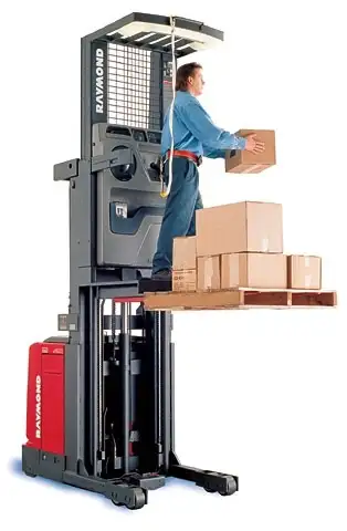Orderpicker Forklift Operator