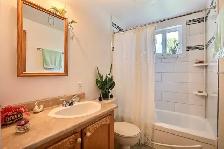 Beau 4½ à louer avec grande cour privée   5 électroménagers - Photo 6