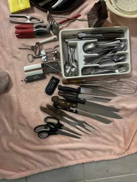 MOVING SALE - Kitchen Utensils