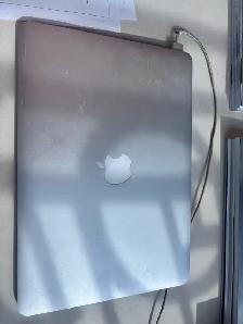 MacBoook Air (13-inch, 2017)
