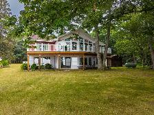 2storey home with 173ft sand bottom beach and additional cottage - Photo 2