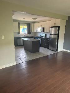Fully Renovated 2-Bedroom, 2-4pc Bth  Townhome in St. Catharines - Photo 3