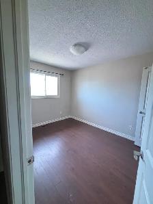 Fully Renovated 2-Bedroom, 2-4pc Bth  Townhome in St. Catharines - Photo 7