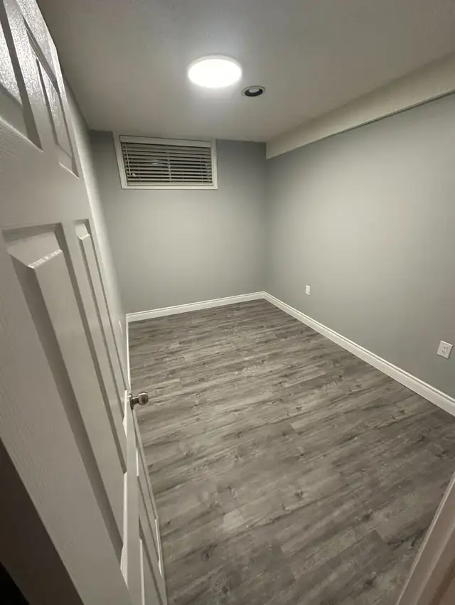 2 Beds BSMT for Couple or 2 Friends – Lawrence/Bathgate - Sep 1