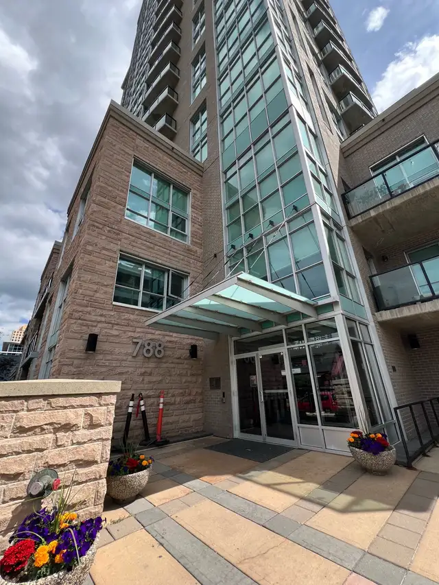 YYC downtown apartment rental