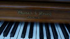 Upright Piano - Photo 5