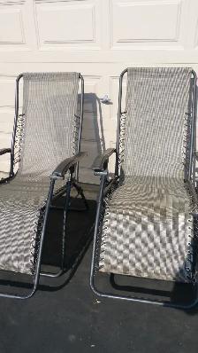 2 Outdoor Chairs - Photo 2