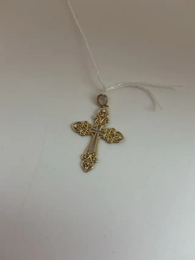 breloque en or 10k croix