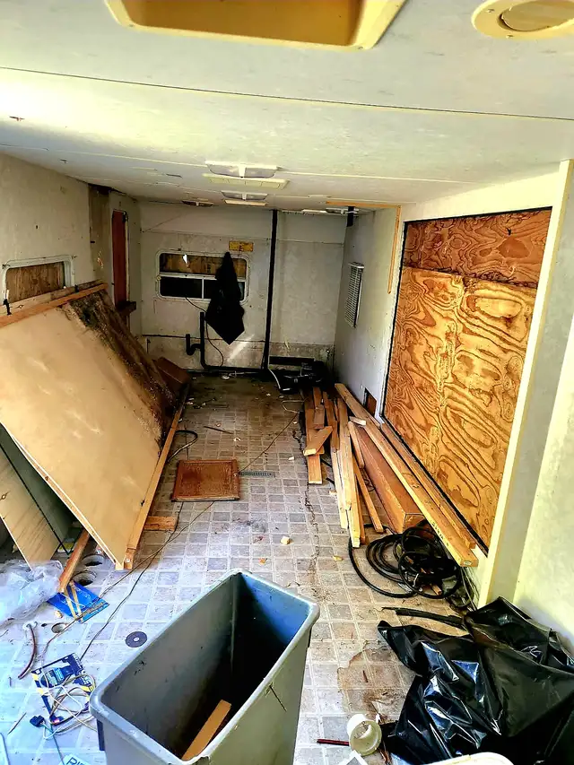 Trailer FREE! Tiny Home Project-New Metal Roof-Solid Frame