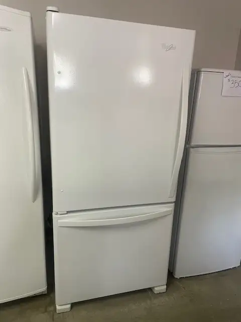 Réfrigérateur blanc 30'' congélateur en bas Whirlpool