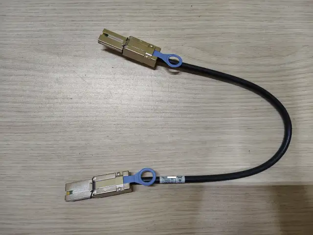 HP 407344-001 0.5m Mini SAS SFF-8088 to SFF-8088 Cable