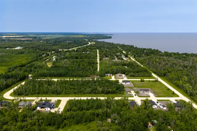 LAKE WINNIPEG BUILDING LOTS