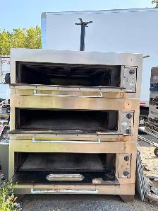 Commercial Heavy-Duty Garland Triple-Deck Pizza & Bake Oven