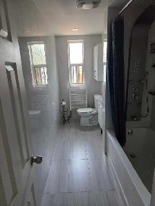 Bright 1 Bedroom Apartment - Gerrard & Woodbine - Photo 3