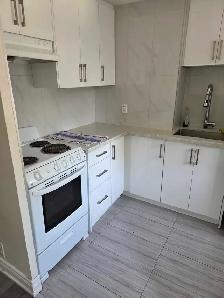 Bright 1 Bedroom Apartment - Gerrard & Woodbine - Photo 7