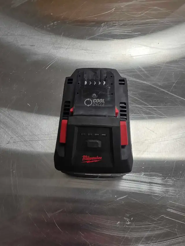 Milwaukee 8 ah battery