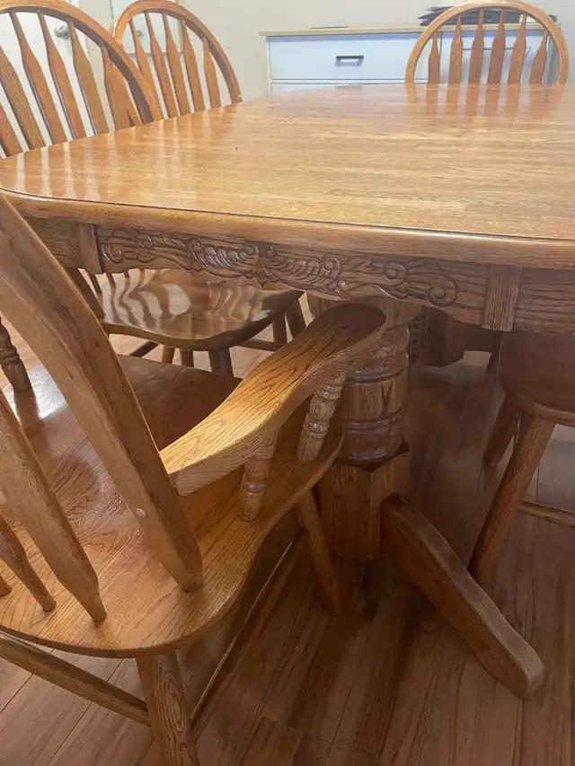Oak Table and 6 Chairs