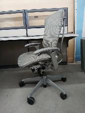 Teknion Contessa chairs 299.99 in Grey and Black in excele condi