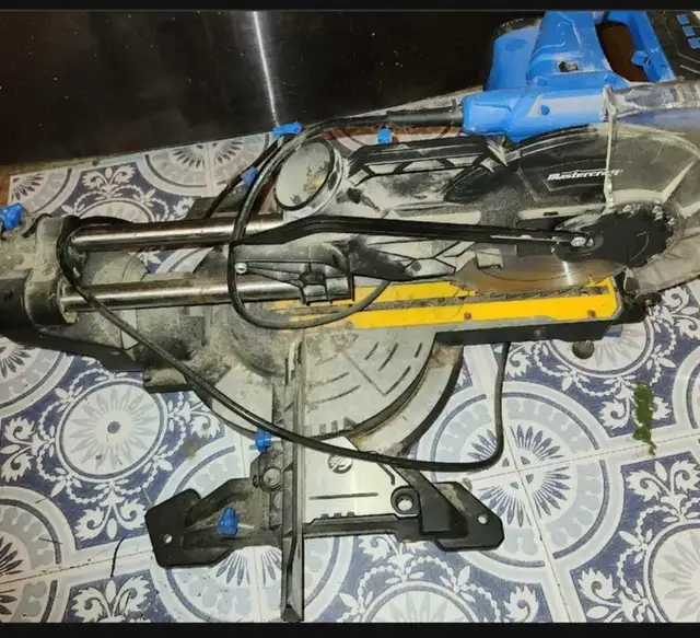 mitre saw