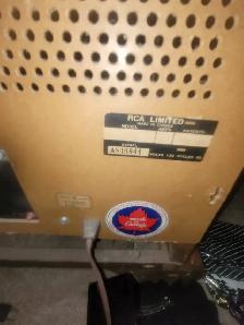 Vintage RCA AccuColor 100 Colour TV – Beautiful Wood Cabinet - Photo 2