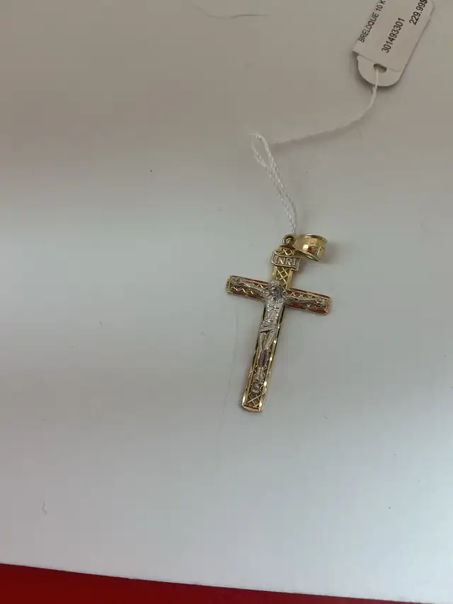 breloque en or 10k croix