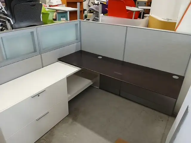 Cubicles/ Teknion 6x6x51' high stations $499.99/in excell condit