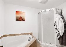 NDG - Big Bright Apartment - 3 Beds 1 Bath - Photo 6