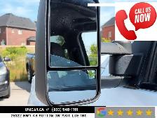 2018 Chevrolet Silverado 1500 Custom / 5.3L V8 / 4WD / Crew Cab - Photo 15