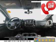 2018 Chevrolet Silverado 1500 Custom / 5.3L V8 / 4WD / Crew Cab - Photo 19