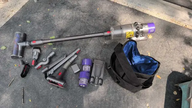 Dyson Cyclone v10 total clean vacuum