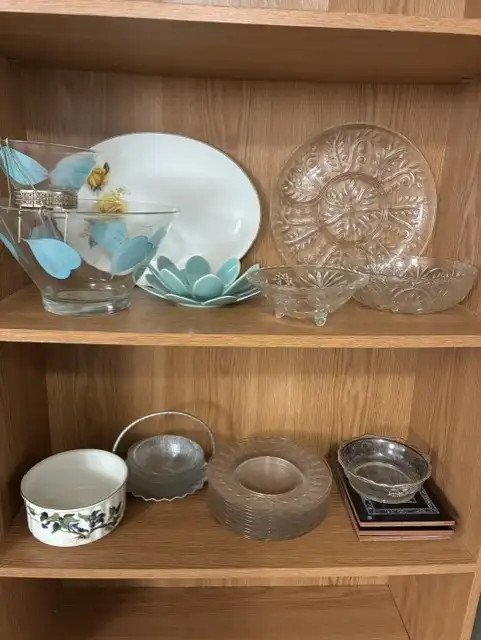 MOVING SALE - Kitchen - serving ware