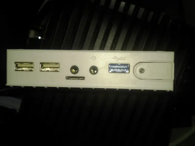 amd quadcore  radeon 4g 64g  4xgbe HDMI GOOD pfsense linux win