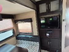 2016 DUTCHMEN KODIAK 252RLSL Camper - Photo 18