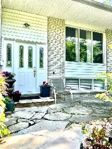 3-4 bedroom house, 2.5 washrooms, 2 parking, close to UTM, 403 - Photo 4