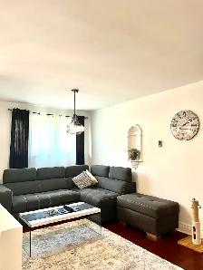 3-4 bedroom house, 2.5 washrooms, 2 parking, close to UTM, 403 - Photo 11