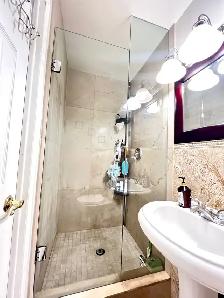 3-4 bedroom house, 2.5 washrooms, 2 parking, close to UTM, 403 - Photo 19