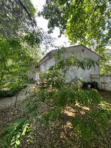 3-4 bedroom house, 2.5 washrooms, 2 parking, close to UTM, 403 - Photo 25