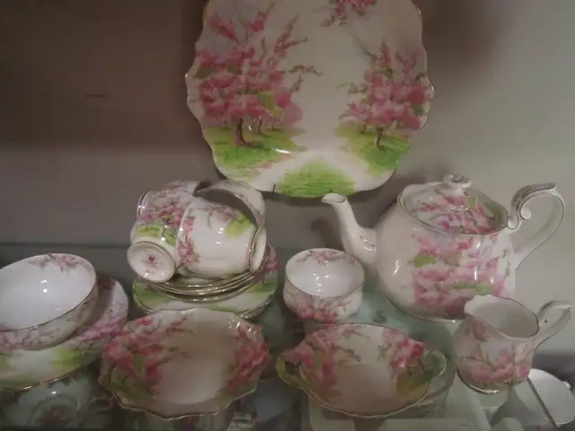 Royal Albert BLOSSOM TIME fine bone china Tea Set for 4