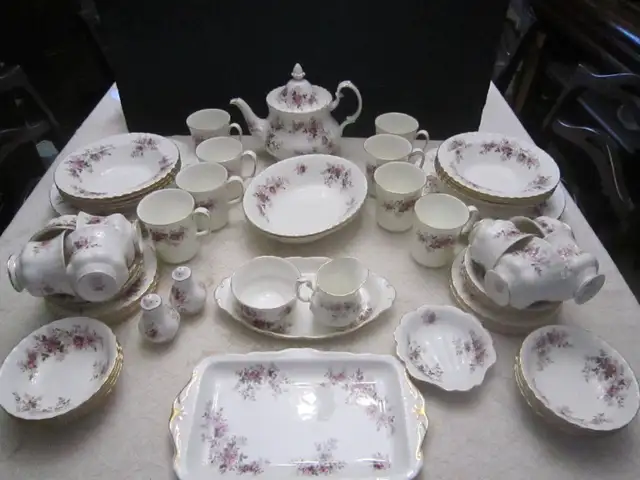 Royal Albert LAVENDER ROSE fine bone china set for 8