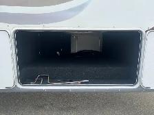 2008 Fleetwood Regal 355RLQS, REAR LIVING COUPLES - Photo 11