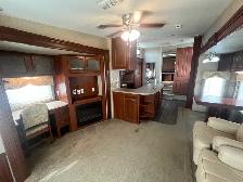 2008 Fleetwood Regal 355RLQS, REAR LIVING COUPLES - Photo 15