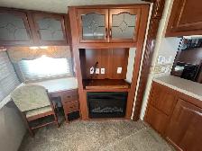 2008 Fleetwood Regal 355RLQS, REAR LIVING COUPLES - Photo 18