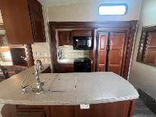 2008 Fleetwood Regal 355RLQS, REAR LIVING COUPLES - Photo 20