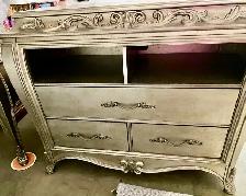 Pulaski Rhianna 6 piece Silver patina Bedroom set - Photo 2